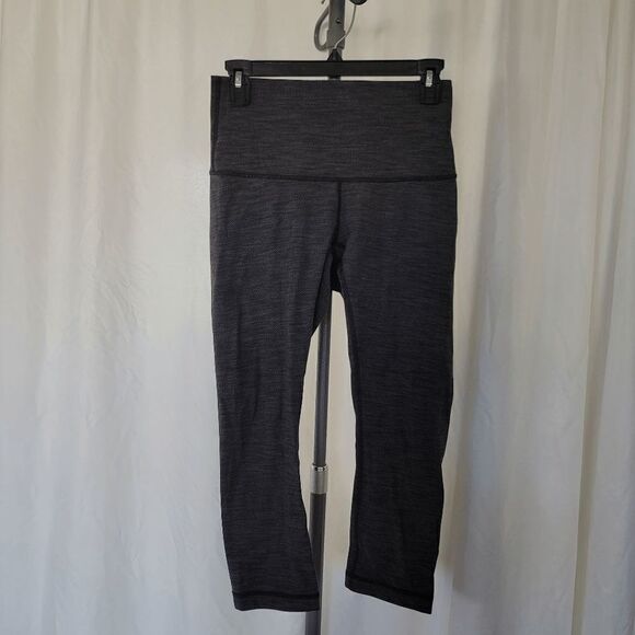 Lululemon gray High waisted crop leggings size 6 - Picture 2 of 6